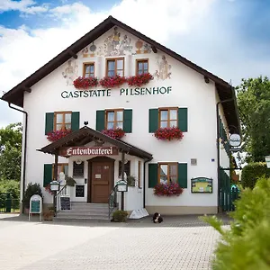 Landgasthof Pilsenhof Entenbraterei 2*, Hechendorf am Pilsensee Deutschland